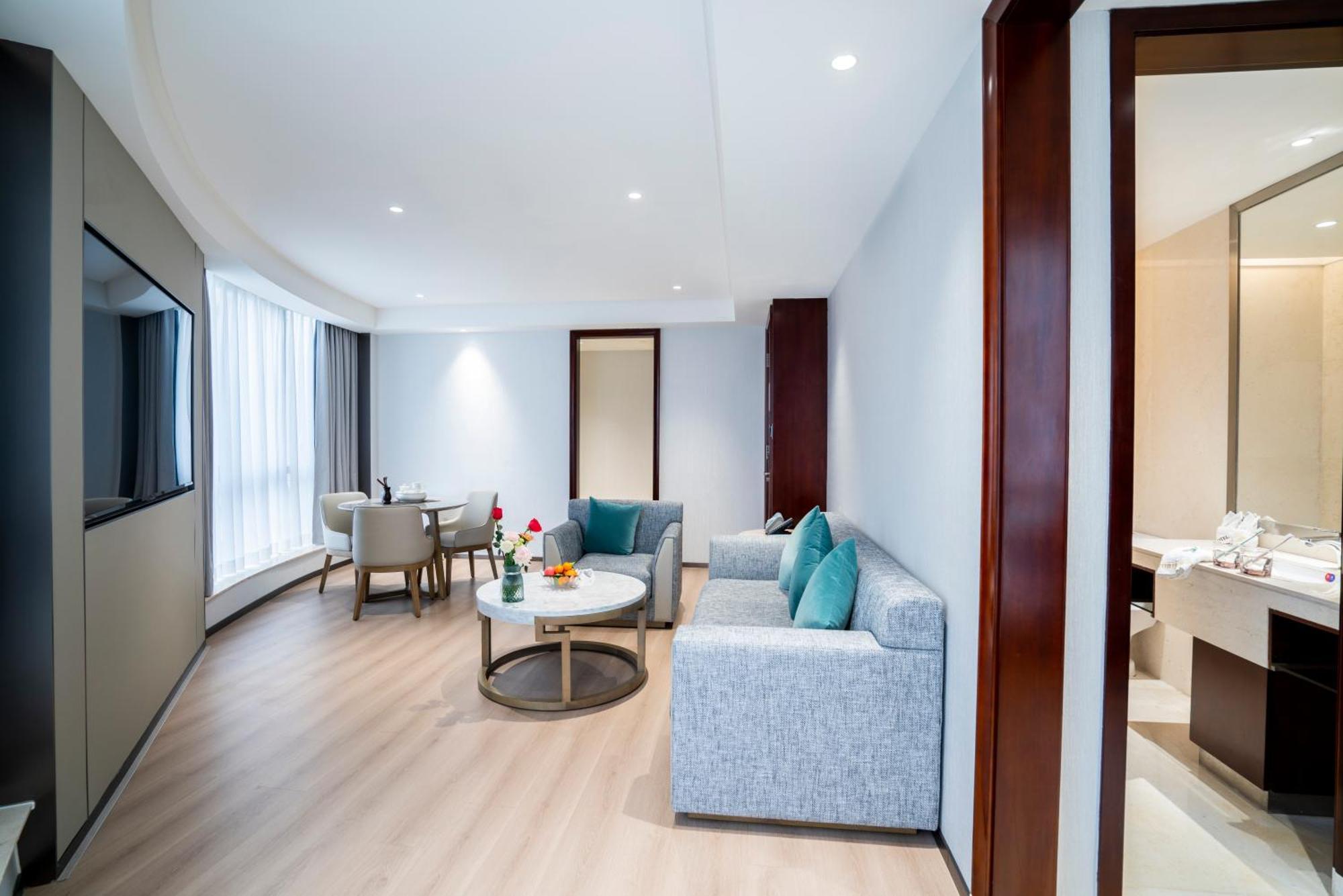 Victoria Hotel Guangzhou Zhujiang New Town Exterior photo