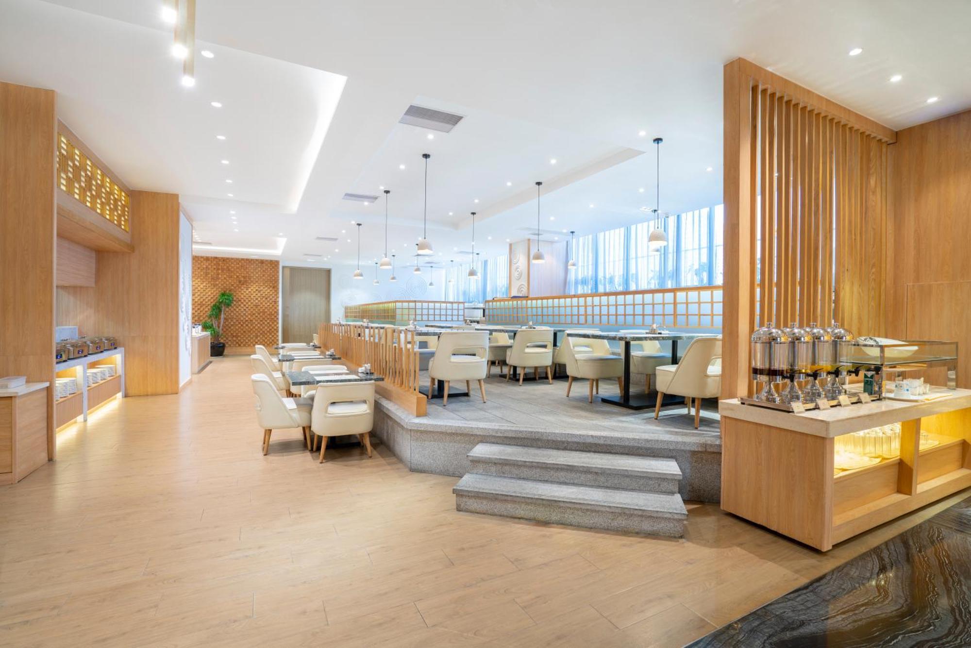 Victoria Hotel Guangzhou Zhujiang New Town Exterior photo